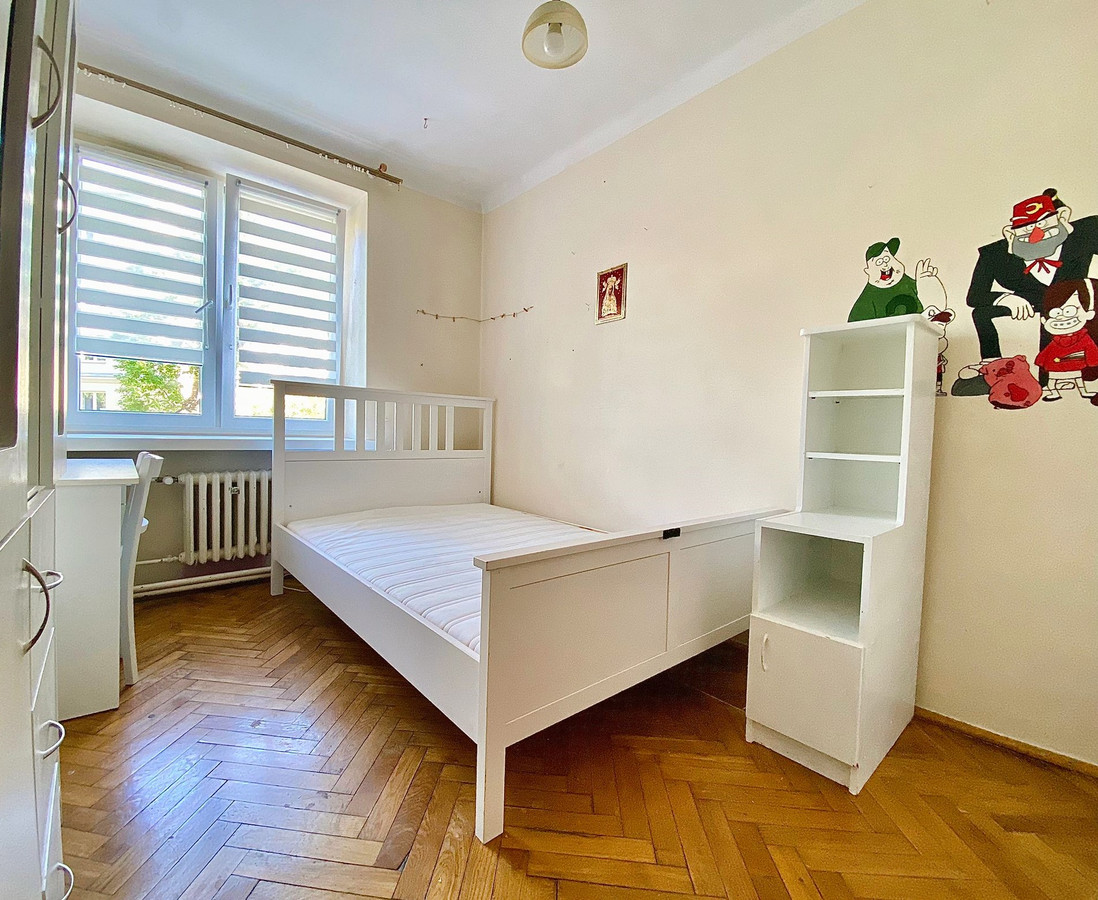 NOWA HUTA: pokój 1-osobowy, od zaraz, 11 m2, 1300 zł całość, kobiety