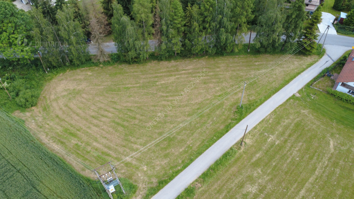 Plac, 1832 m²