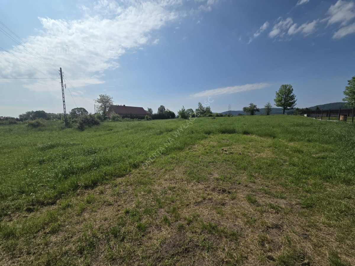 Urokliwa działka pod budowę domu - Widok 2