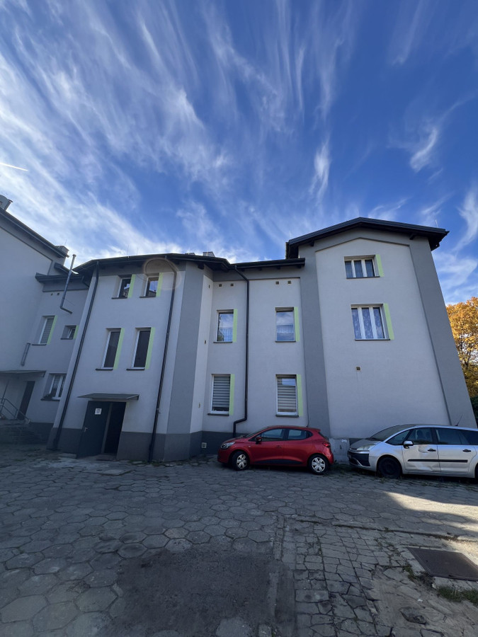 Mieszkanie do remontu z piwnicą - Sosnowiec