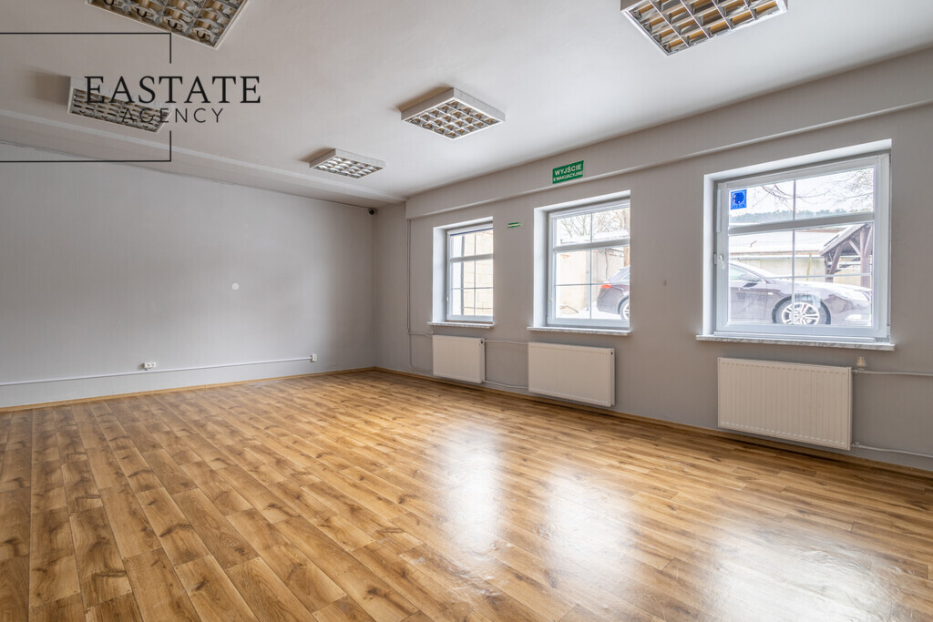 Biuro 110 m², Do Aranżacji, Parter, Parking - Widok 3