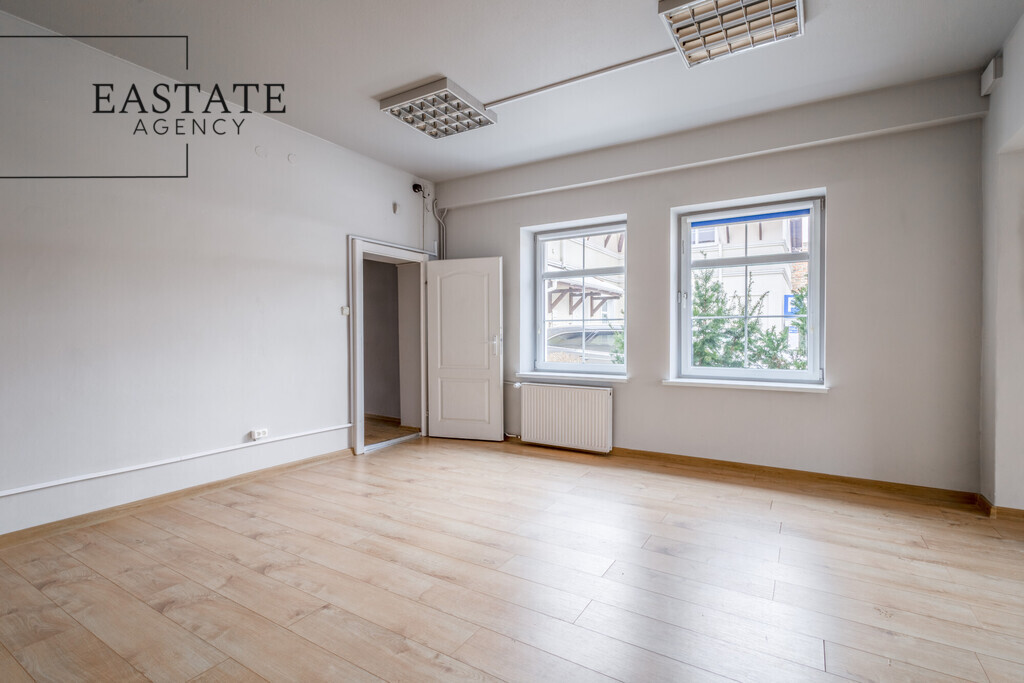 Biuro 110 m², Do Aranżacji, Parter, Parking - Więcej