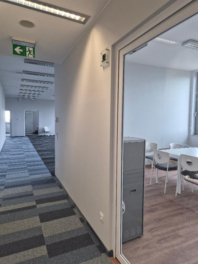 Biuro od zaraz tuż przy metrze - Dla 30 osób - Podnajem - Więcej