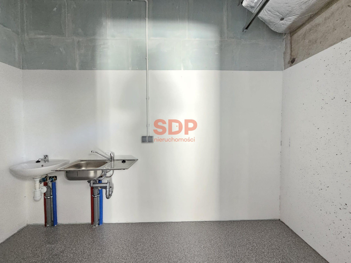 Lokal usługowy o powierzchni ponad 100 m²|Tarnogaj|stan deweloperski - Więcej