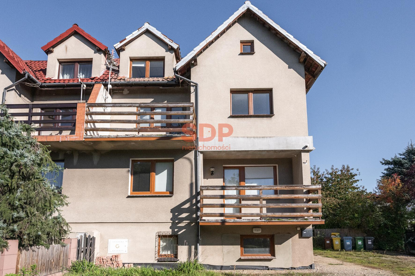 BLIŹNIAK, 258 m2, 7 sypialni, działka 287 m2, r. 2003