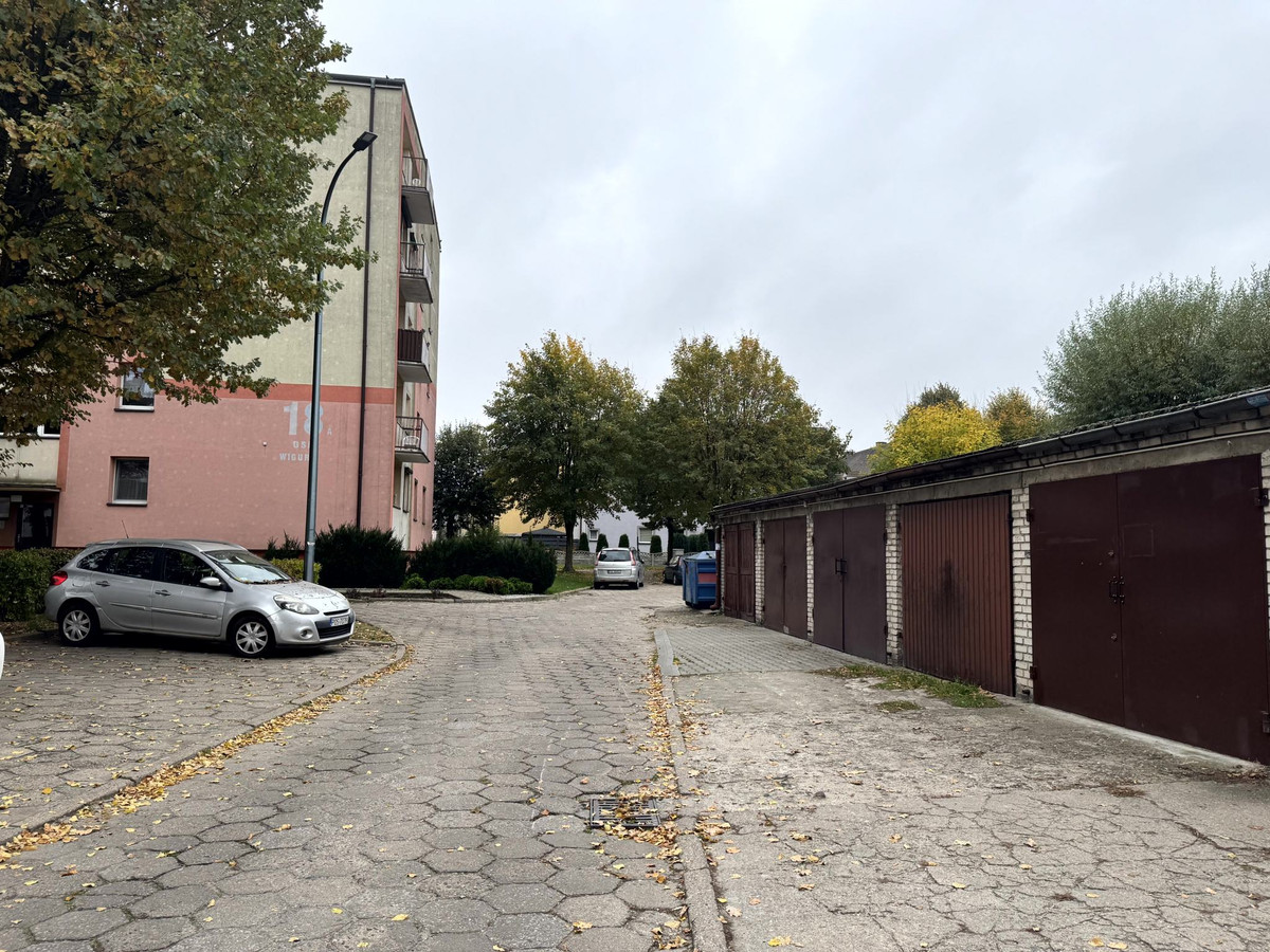 Garaż w zabudowie szeregowej - Widok 4
