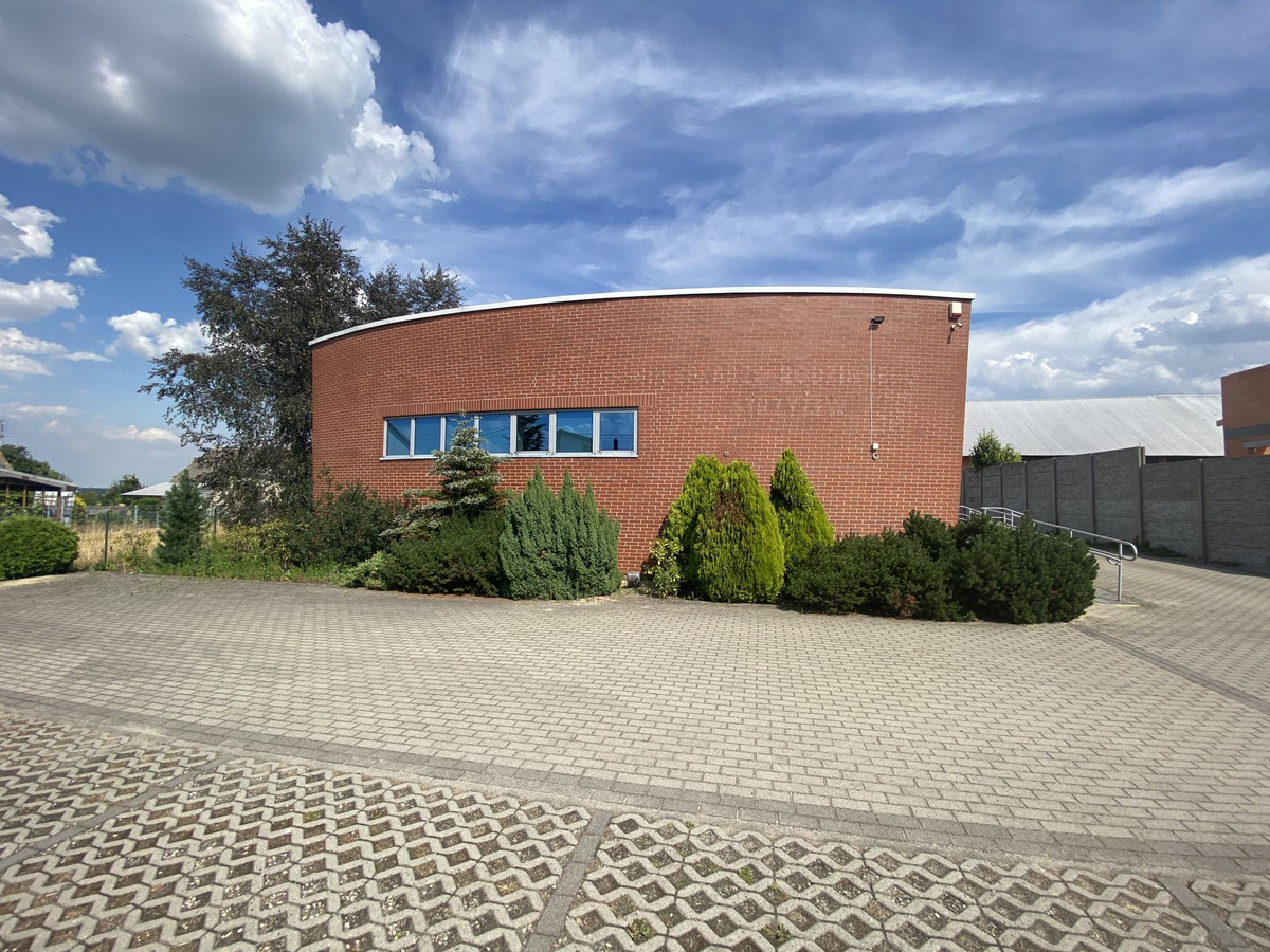 Budynek usługowo- biurowy - były ośrodek zdrowia - Widok 2