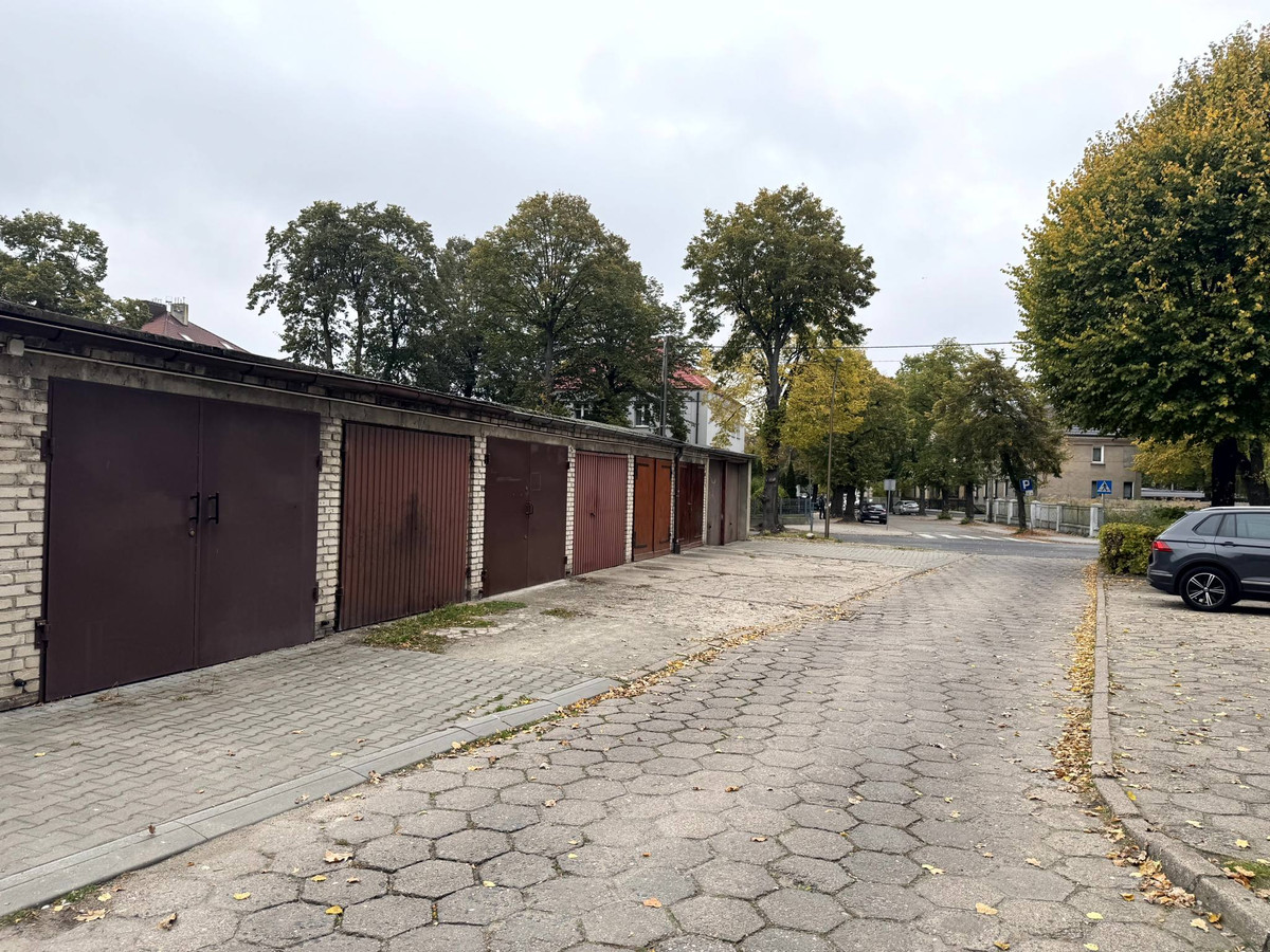 Garaż w zabudowie szeregowej - Widok 5