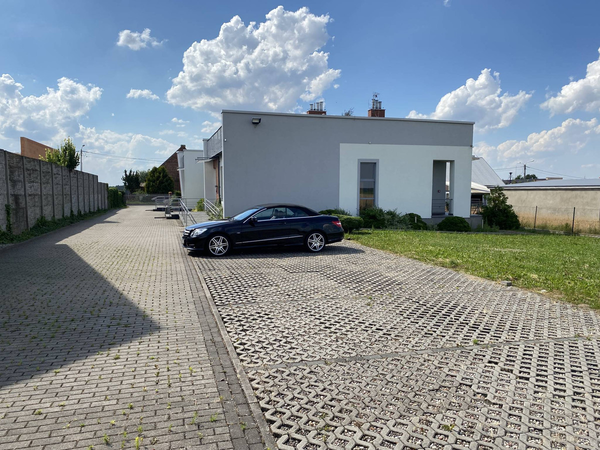 Budynek usługowo- biurowy - były ośrodek zdrowia - Widok 4