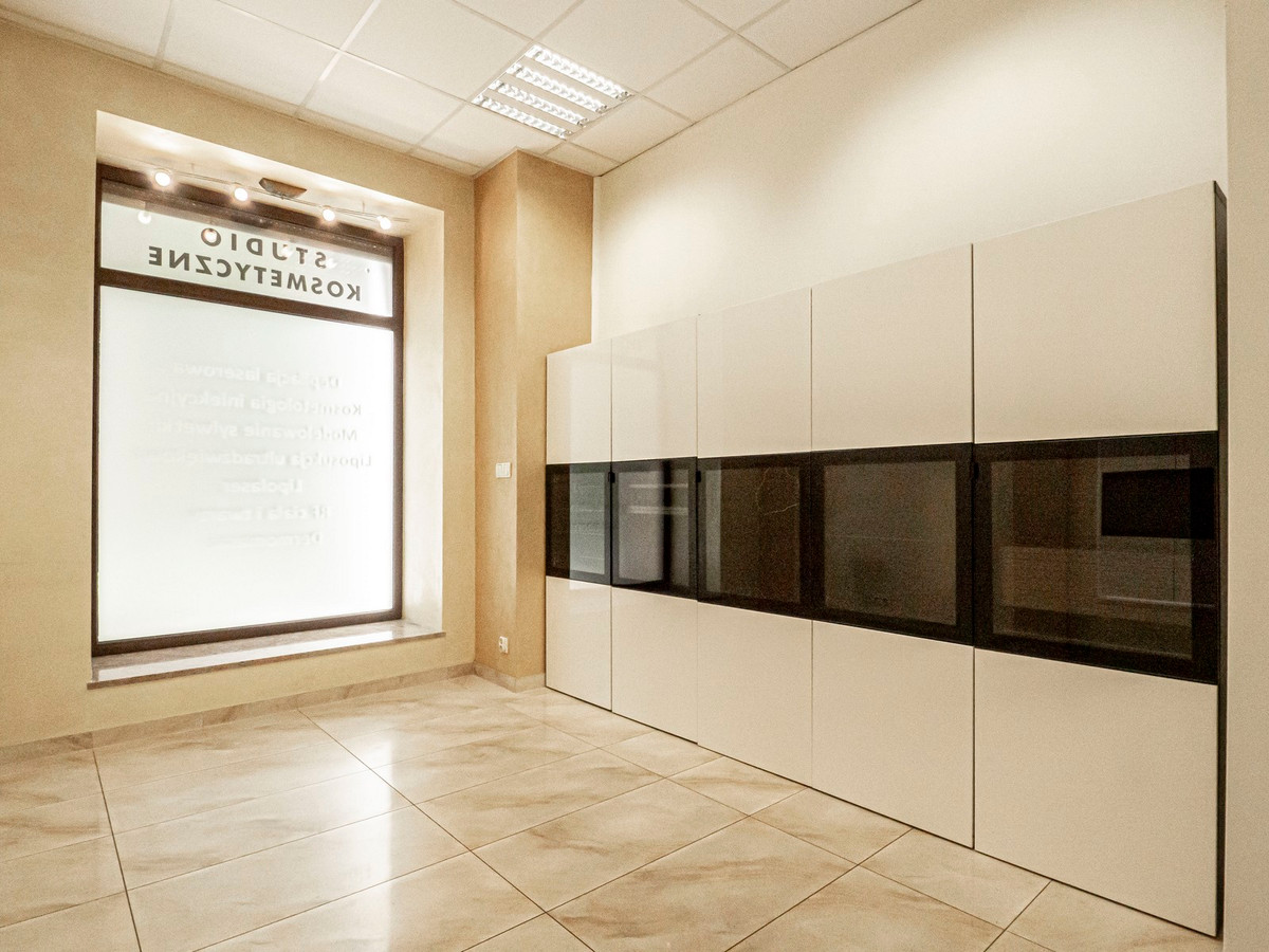 Lokal użytkowy w ścisłym centrum Legnicy – 3 gabinety lub openspeace - Widok 5