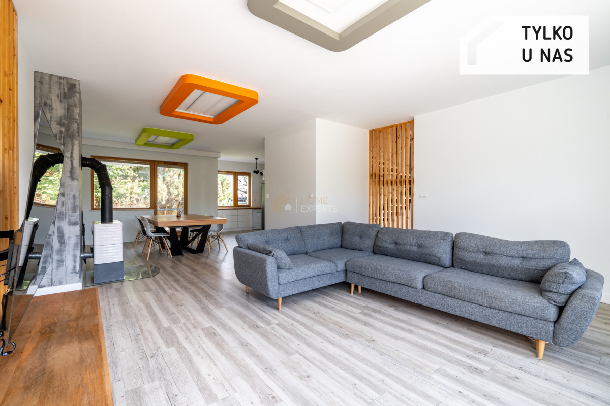 Ház, 240 m², telek 203 m²