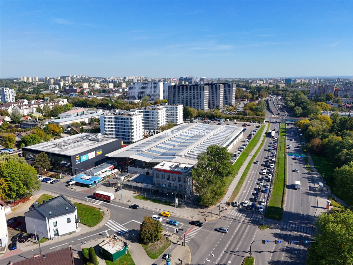Obiekt handlowy z możl. rozbudowy, działka 250 m² - Więcej