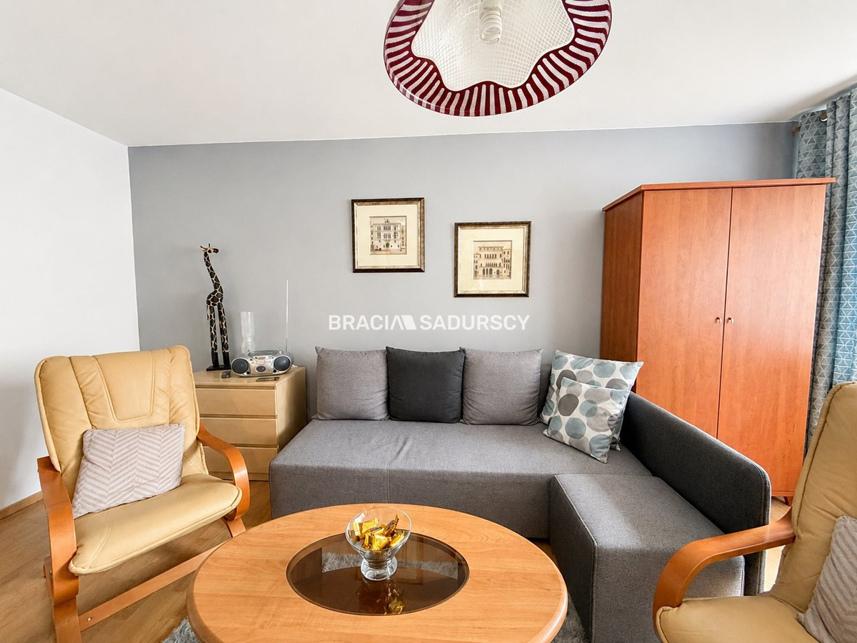 Kawalerka z osobną kuchnią, 37 m², balkon - Widok 3