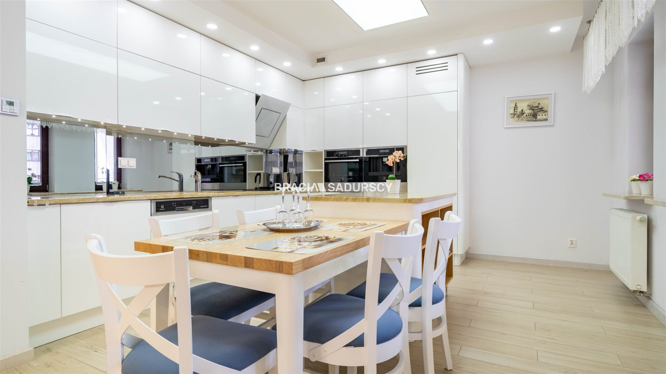 Piso de 2 habitaciones, 110 m²