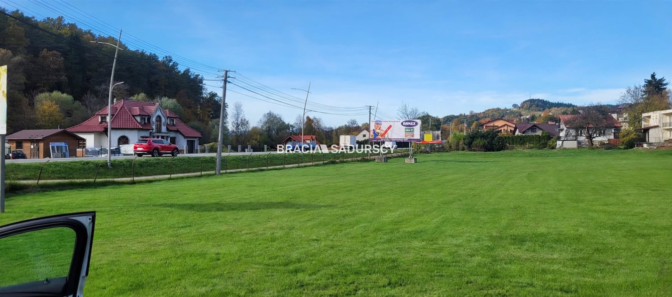 Działka pod usługi lub zabudowe jednorodzinną - Widok 3
