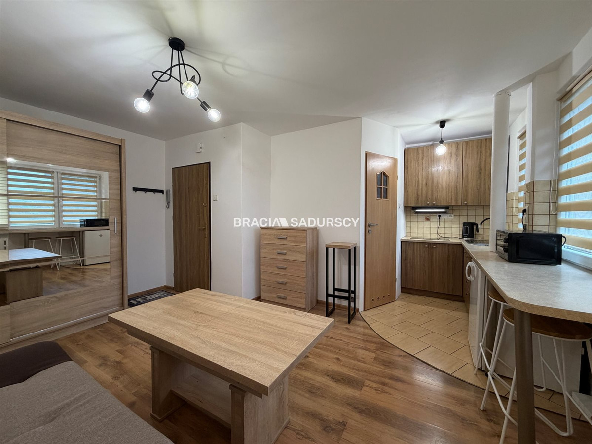 Kawalerka z balkonem, 20 m², 2. piętro, miejskie - Widok 4