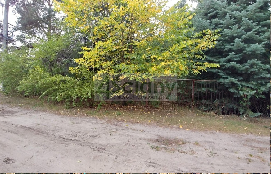 Zemljište, 779 m²