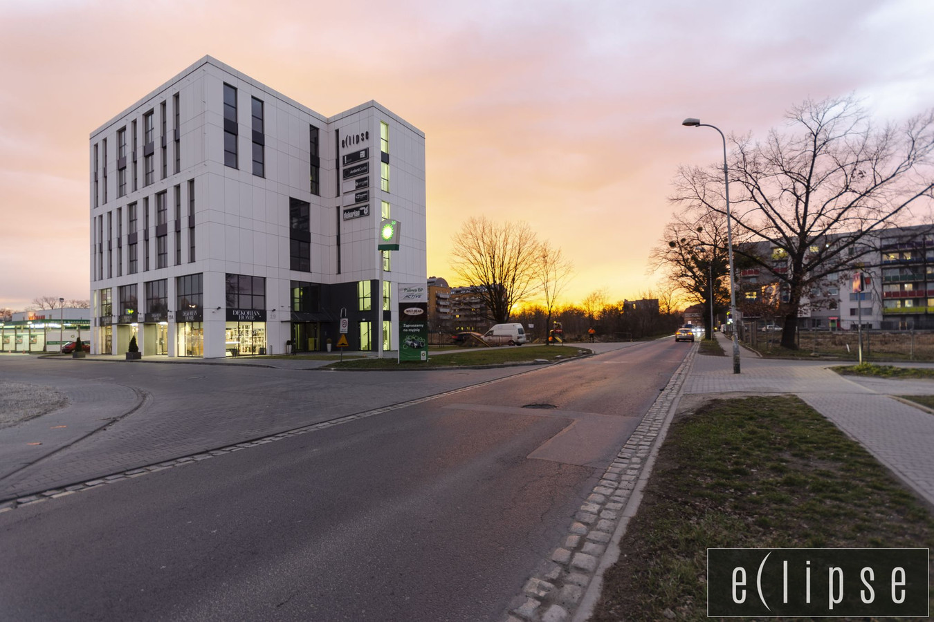 GOTOWY DO UŻYTKOWANIA lokal 162 m² w biurowcu klasy B+, Wrocław-Krzyki - Więcej