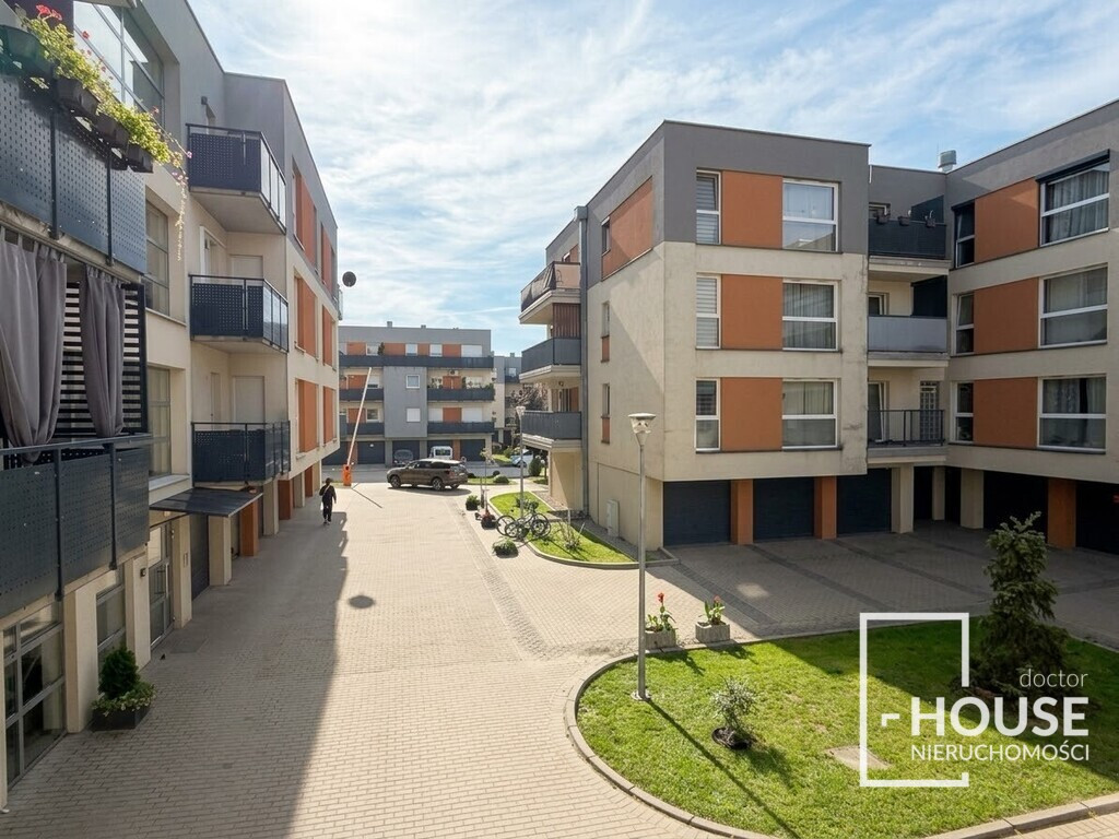2 pokoje z dużym balkonem | osobna kuchnia | winda