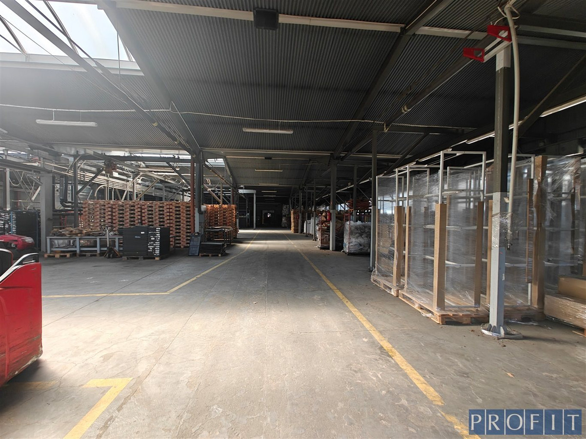 Hala produkcyjna 1440 m², duża moc suwnice - Widok 2