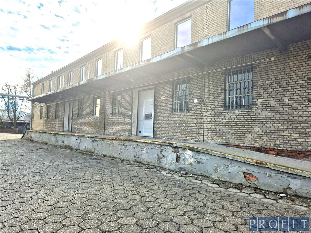 Magazyn 510 m² | rampa|+ biuro - Widok 4