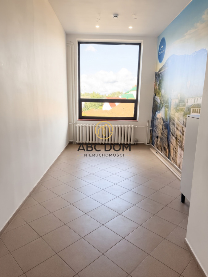 CH ARBAT - Lokal 18 m² z oknem - Prywatny Parking - Widok 2
