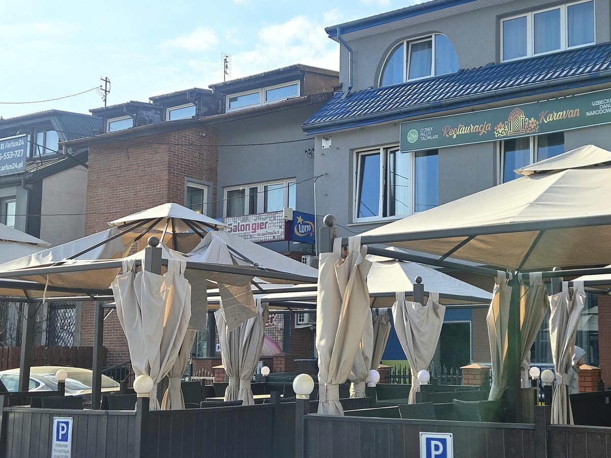 Hus, 1261 m², tomt 1306 m²