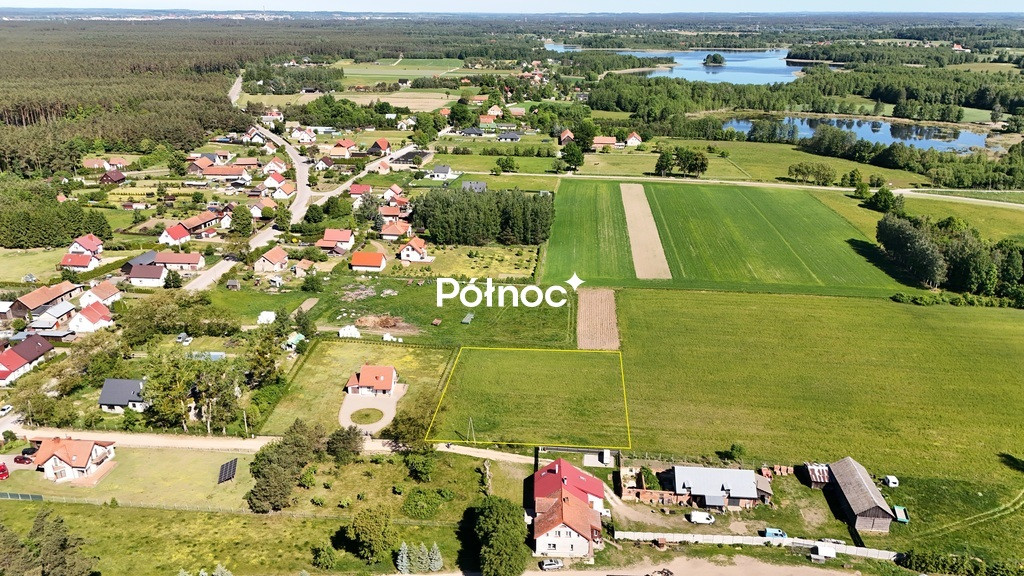 Regiel, duża działka budowlana w spokojnej okolicy - Więcej