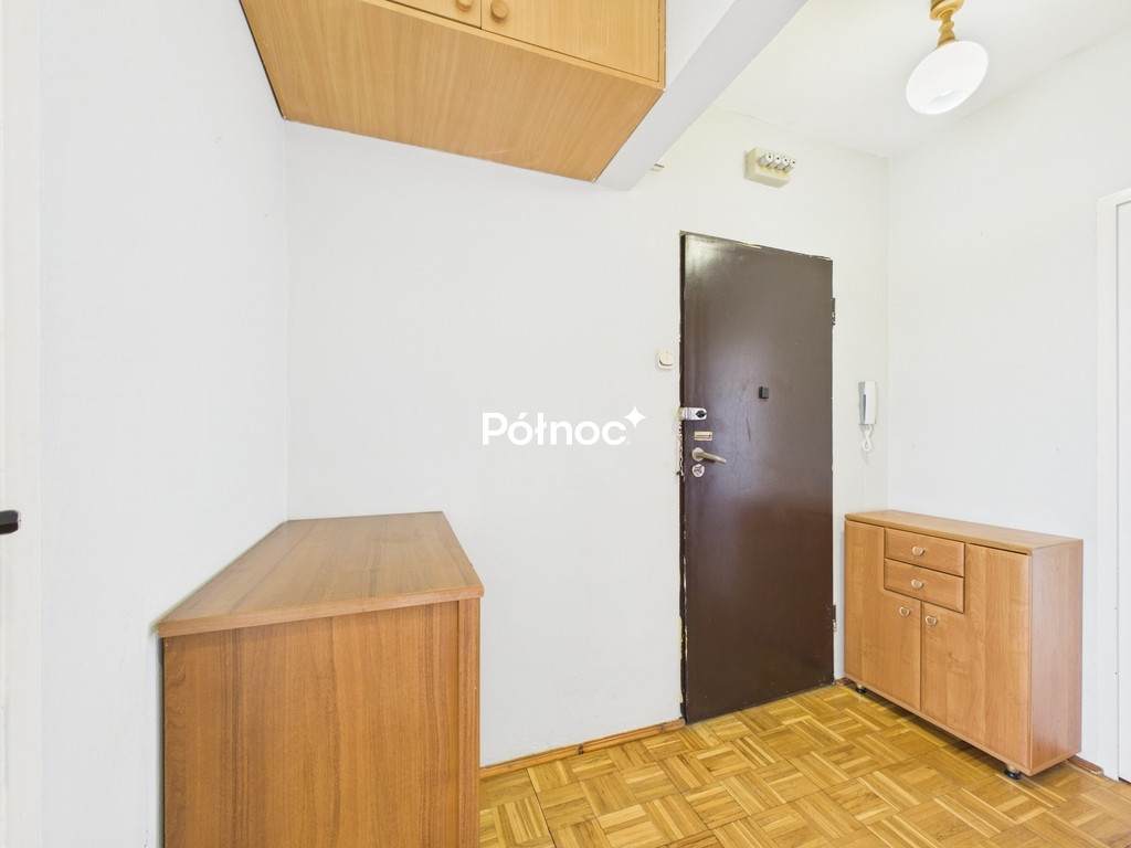 Apartment in Radomsko, Osiedle Jagiellońskie, powiat radomszczański - Więcej