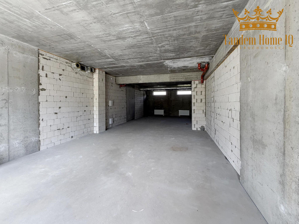 Na wynajem lokal usługowo-handlowy 105 m² Praga Północ widoczny z ulicy - Więcej