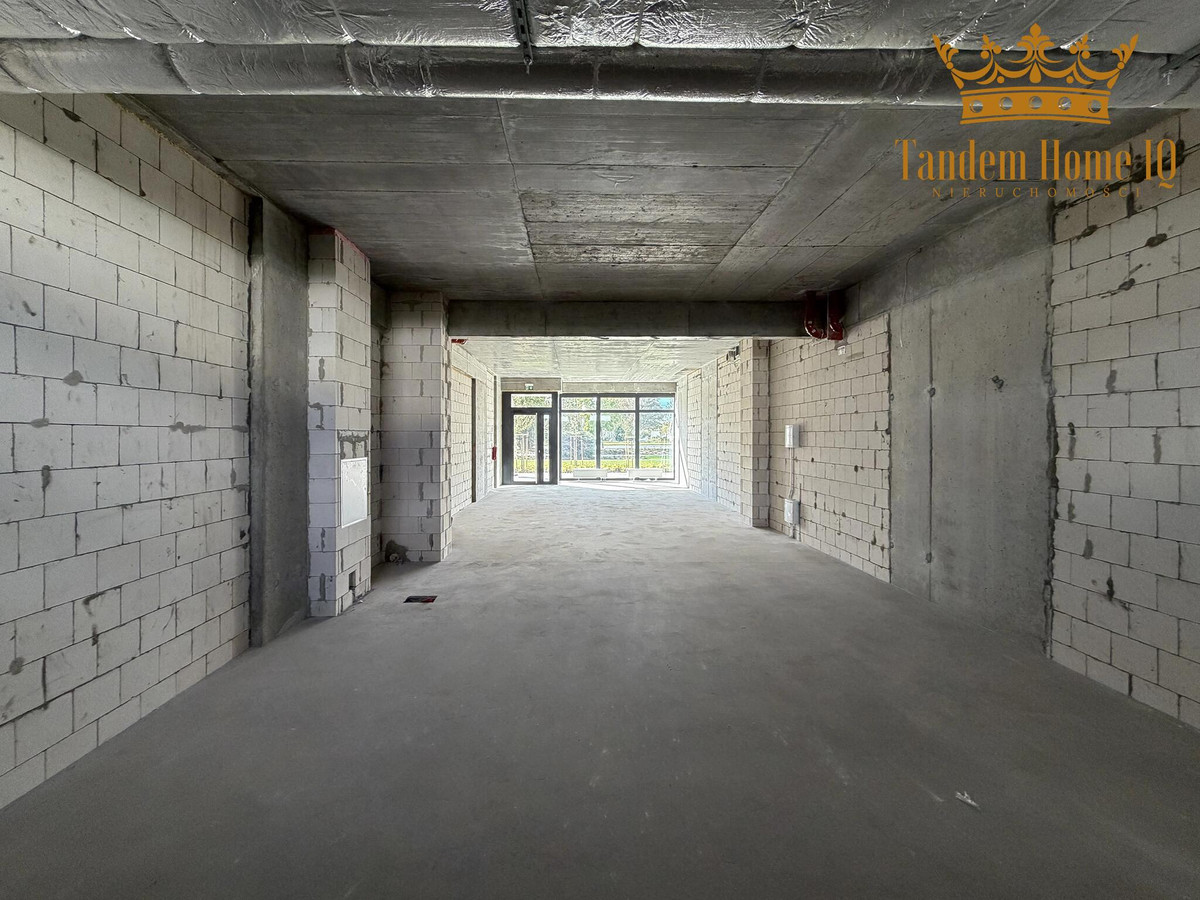 Na wynajem lokal usługowo-handlowy 105 m² Praga Północ widoczny z ulicy - Widok 5