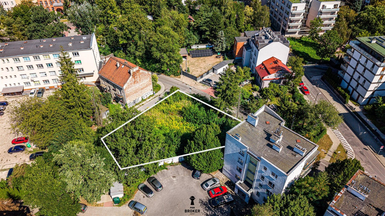 Działka usługowa o pow. 9 ar z mediami - Ludwinów - Więcej