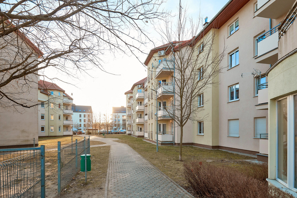 2 POKOJE, MIEJSCE POSTOJOWE W CENIE, STRZESZYN - Widok 2