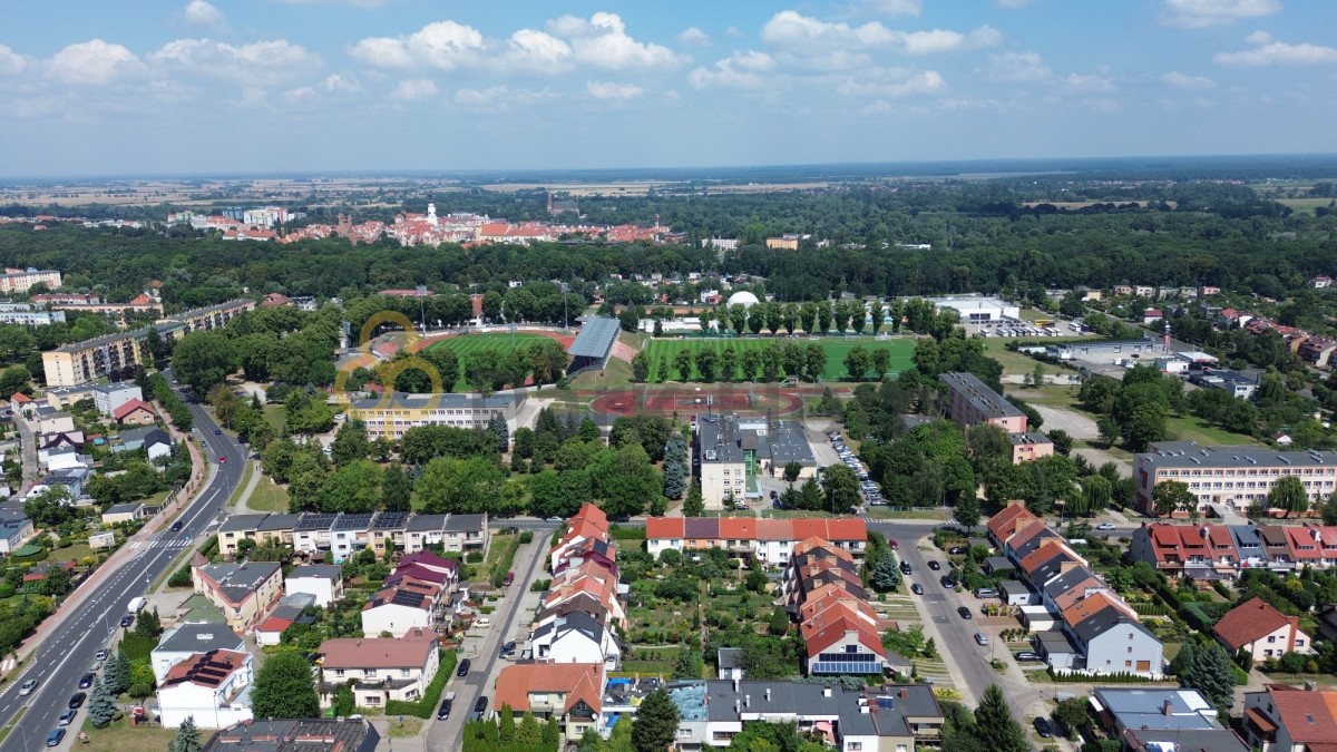 Dom w zabudowie szeregowej, os. Sportowe