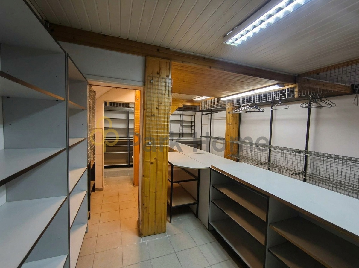 Lokal handlowo- usługowy w centrum miasta - Widok 4
