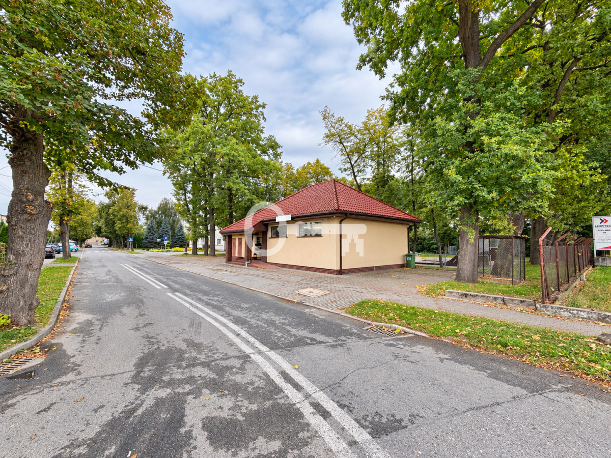 Wolnostojący lokal komercyjny z parkingiem - Widok 3