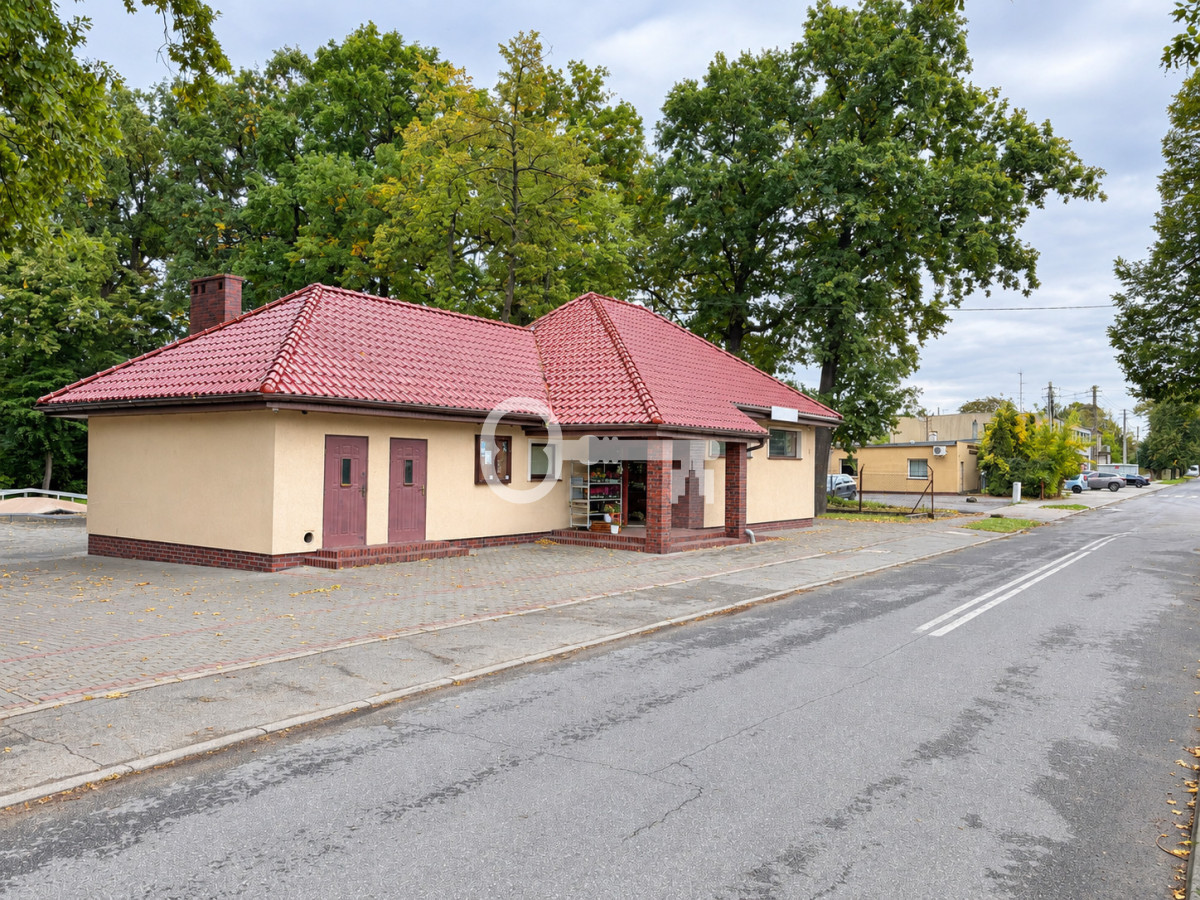 Wolnostojący lokal komercyjny z parkingiem - Widok 4