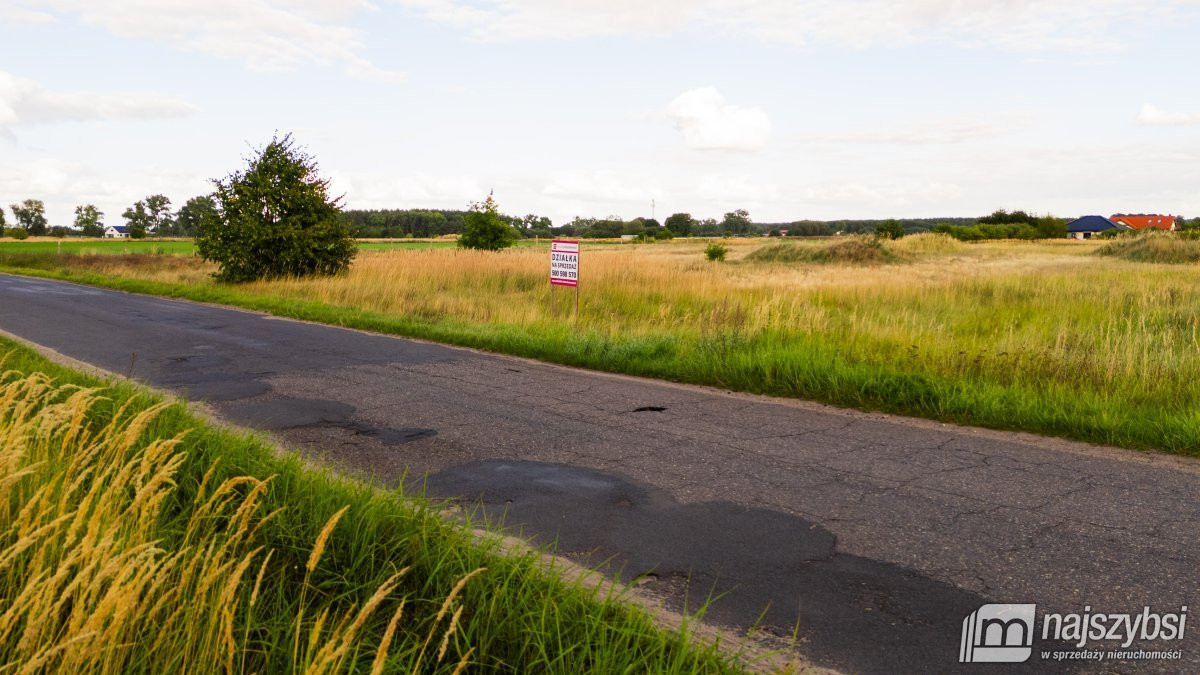 Lubczyna - działka 2247 m² z WZ - Więcej