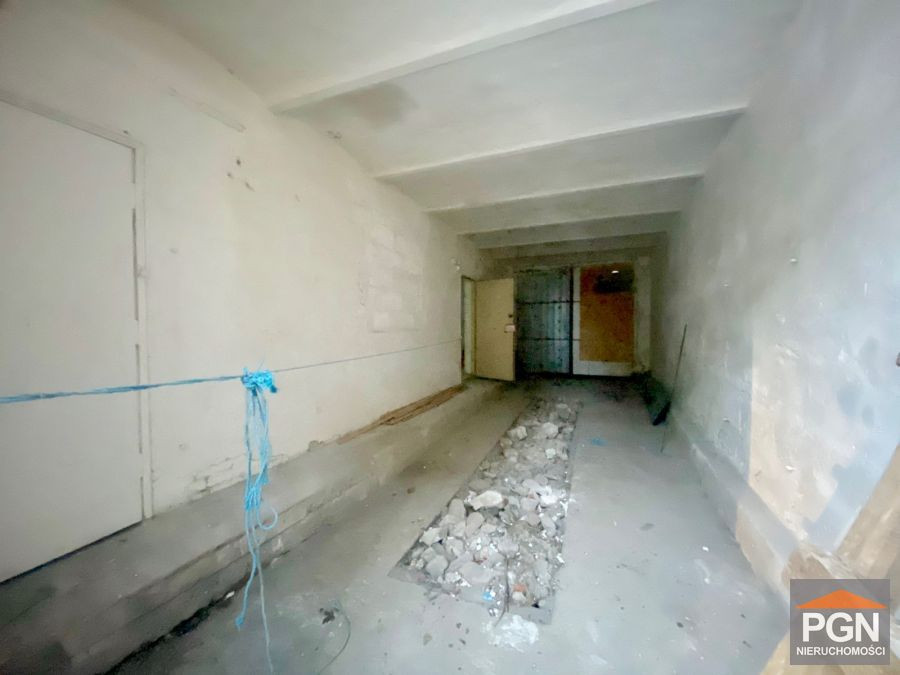 Duża Hala , Centrum Miasta - Więcej