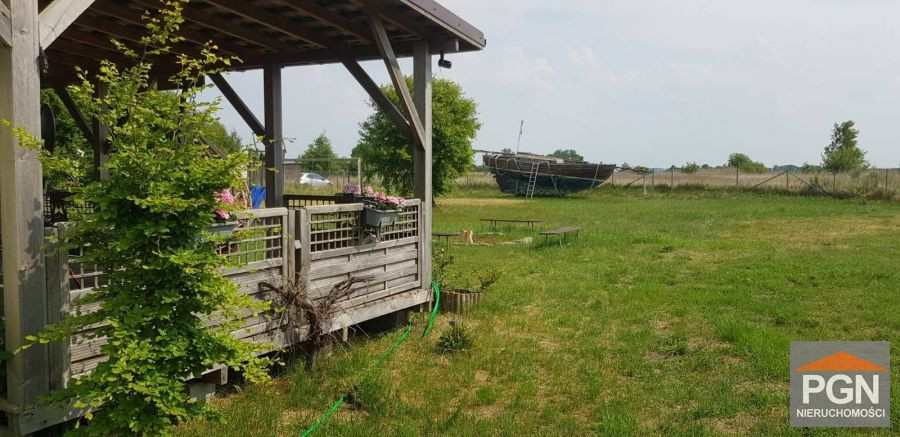 Działka Budowlana z Domkiem Rekreacyjnym - Widok 2