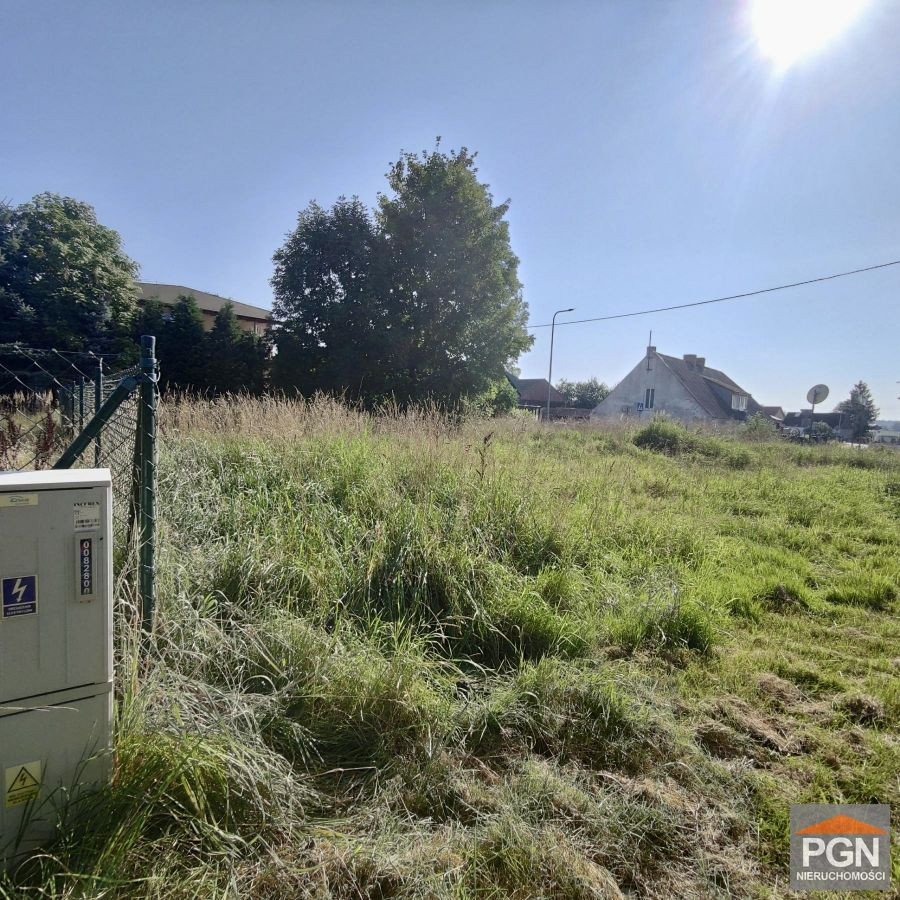 Land, 682 m²