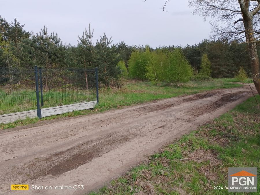 Działka o Powierzchni 4490 m² w Spokojnej Okolicy z - Widok 2