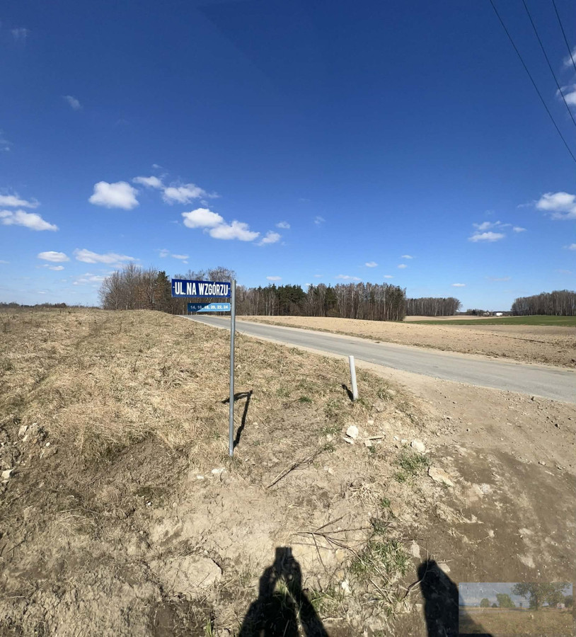 Działka budowlana granicząca z jednej strony z lasem - Więcej