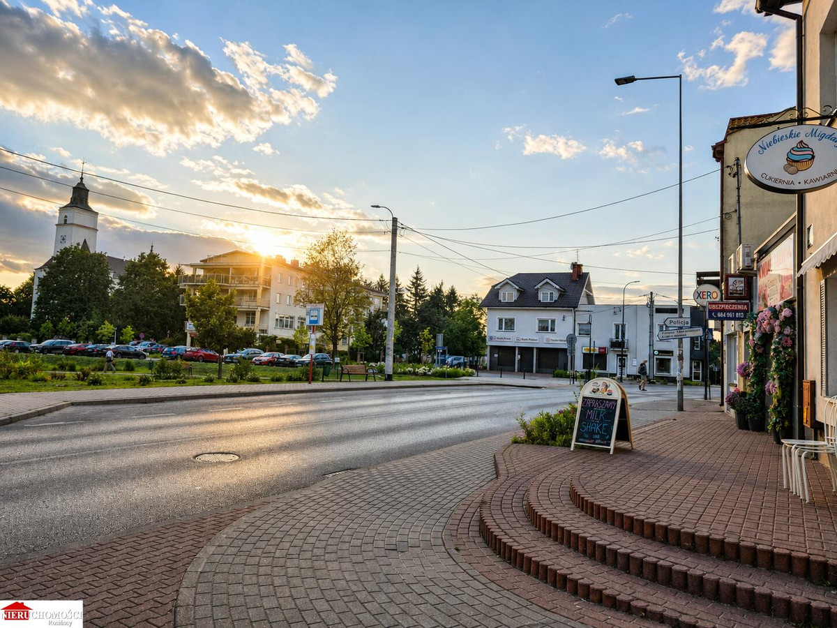 Pawilon całoroczny 49 m² - BAZAREK w centrum Zielonki - Więcej