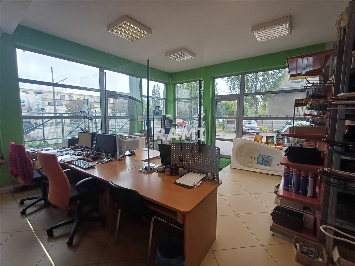 Lokal handlowo usługowy, plus magazyn, parking, teren ogrodzony - Widok 3