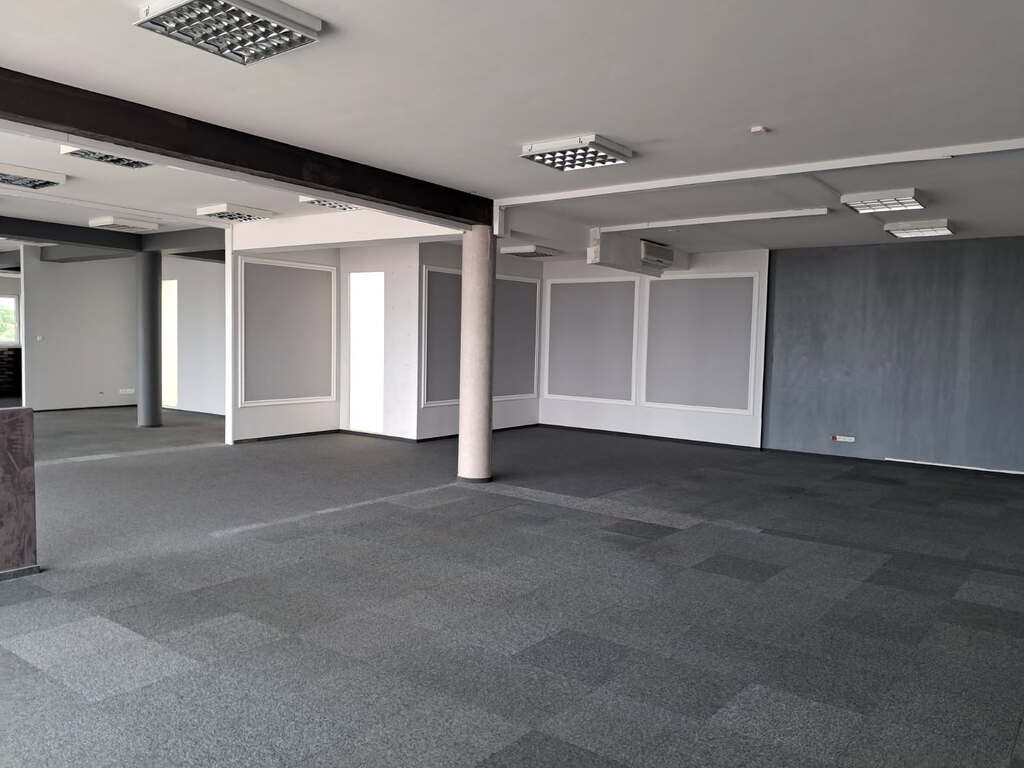 Commercial property, 450 m²