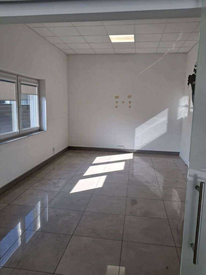 Commercial property, 530 m²