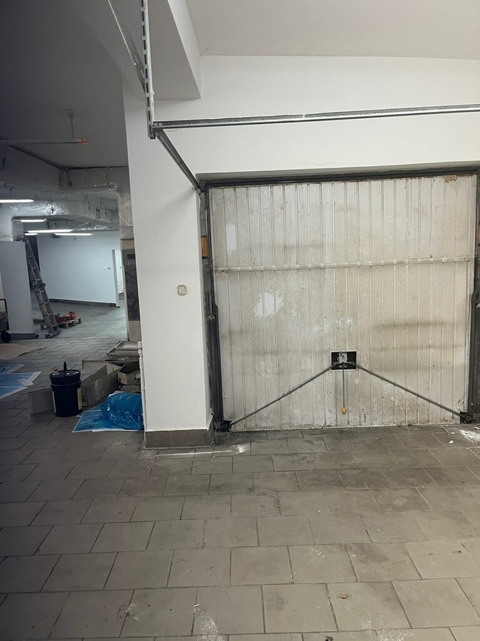 WYNAJMĘ WOLNOSTOJĄCY BUDYNEK OGRODZONY PARKING - Więcej
