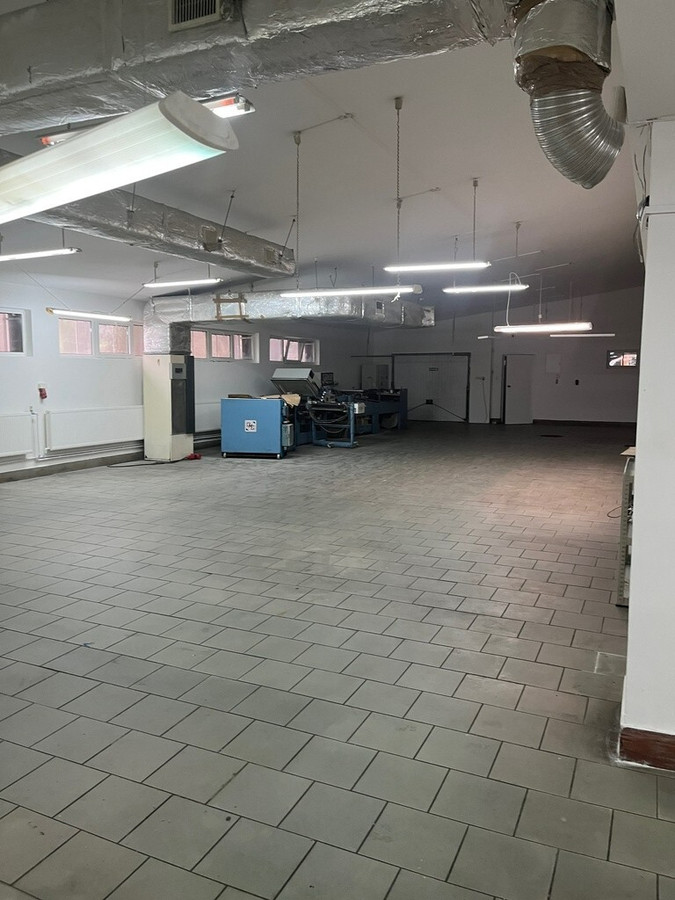 WYNAJMĘ WOLNOSTOJĄCY BUDYNEK OGRODZONY PARKING - Widok 3