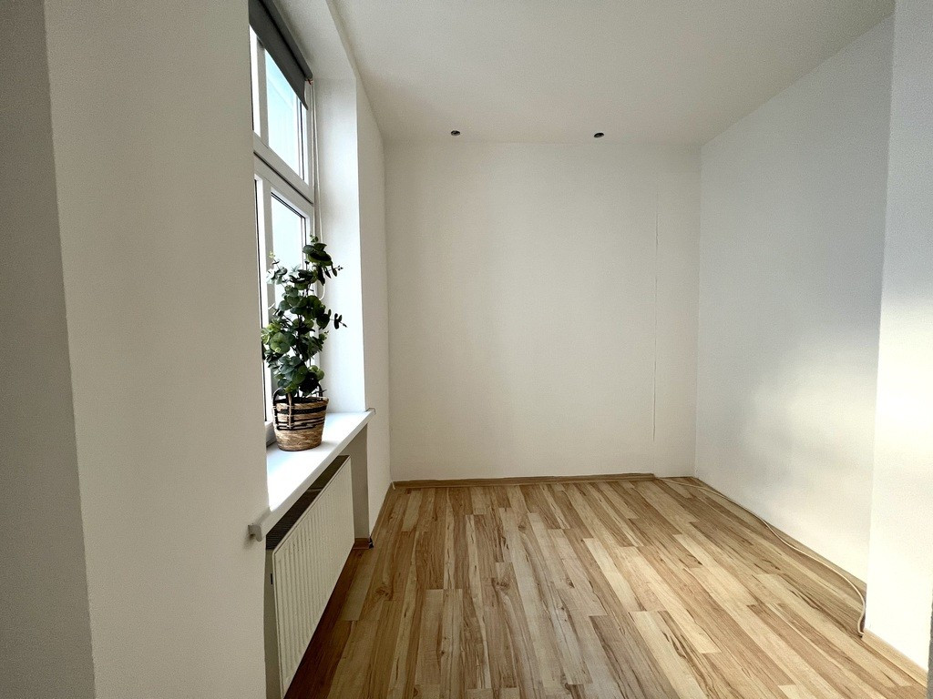 2 pokoje. mieszkanie centrum Gniezno ul.Mieszka I - Więcej